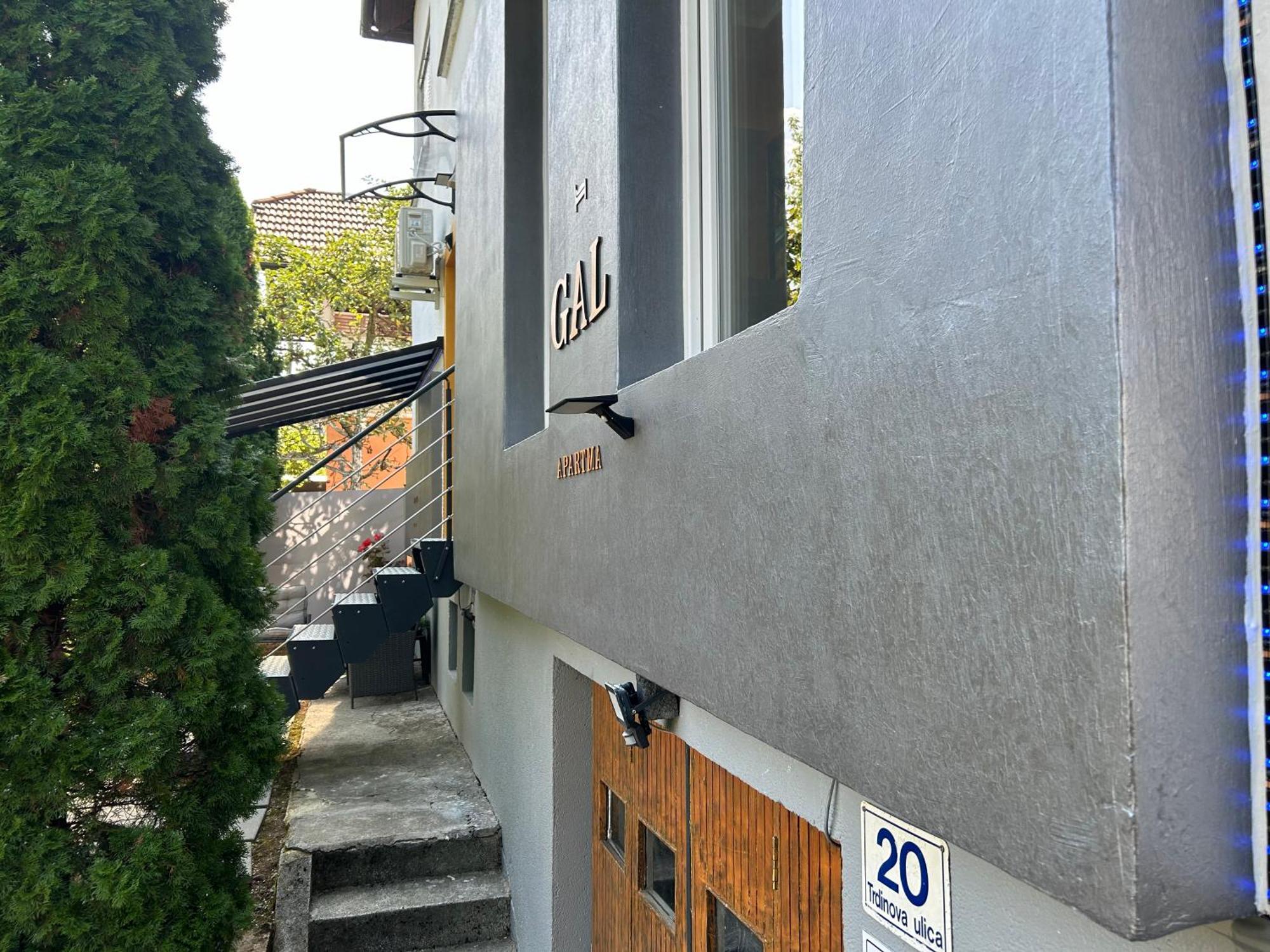 Apartment Gal Novo Mesto Exterior foto